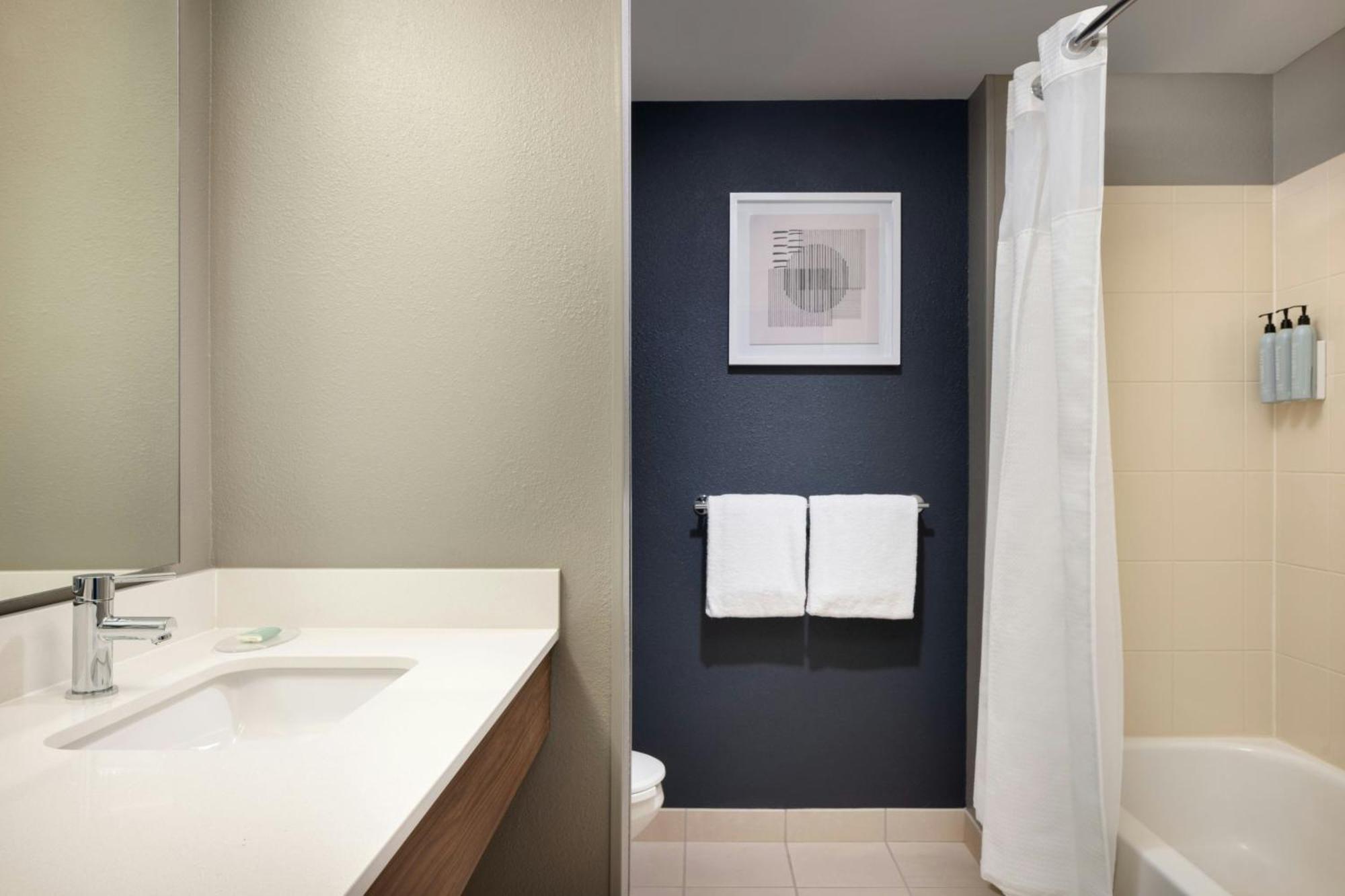 Courtyard By Marriott Downtown Hotel Little Rock