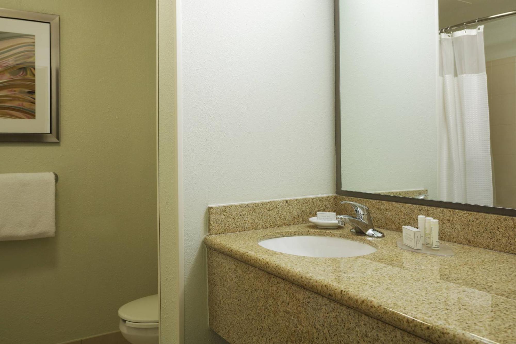 Courtyard By Marriott Downtown 3*