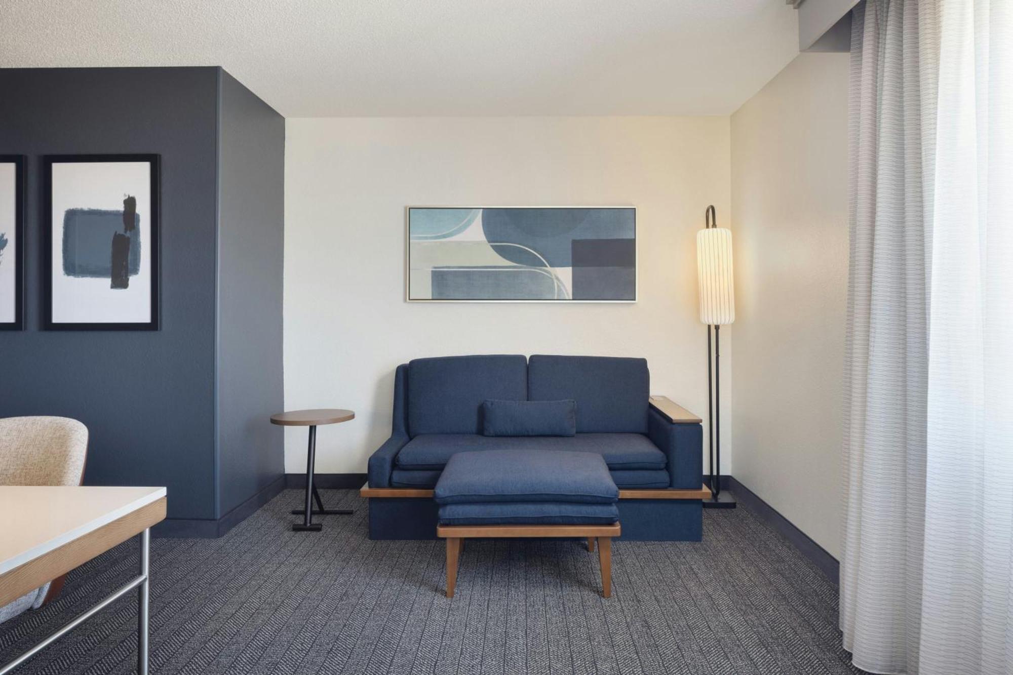 Courtyard By Marriott Downtown Hotel 3*