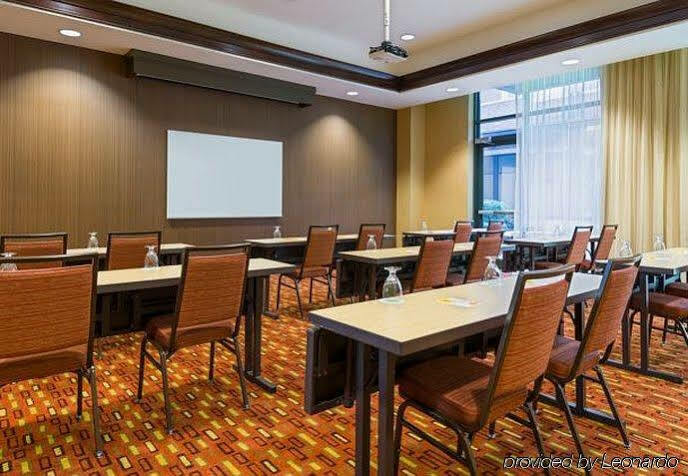 Courtyard By Marriott Downtown Hotel Little Rock